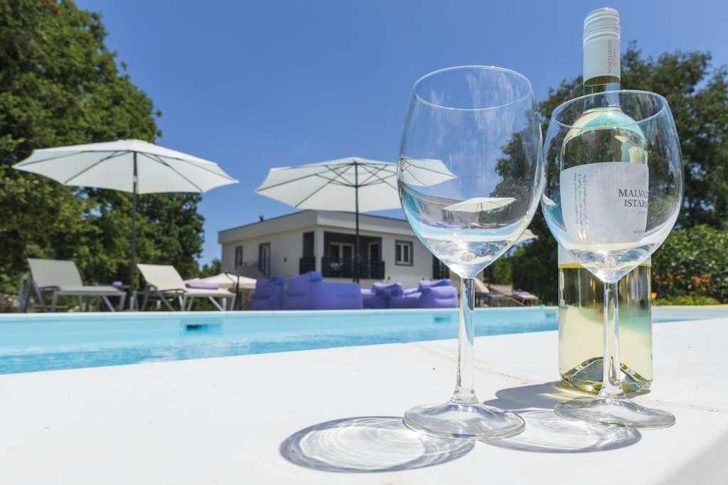 Luxury Villa Cetiri Hrasta Pićan Eksteriør billede