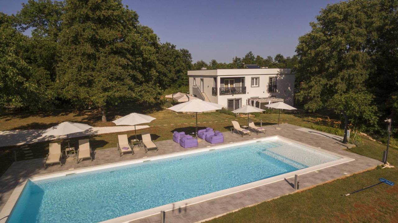 Luxury Villa Cetiri Hrasta Pićan Eksteriør billede